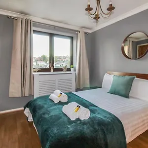 Comfortable 2 Bedroom House With Free Parking Holiday home